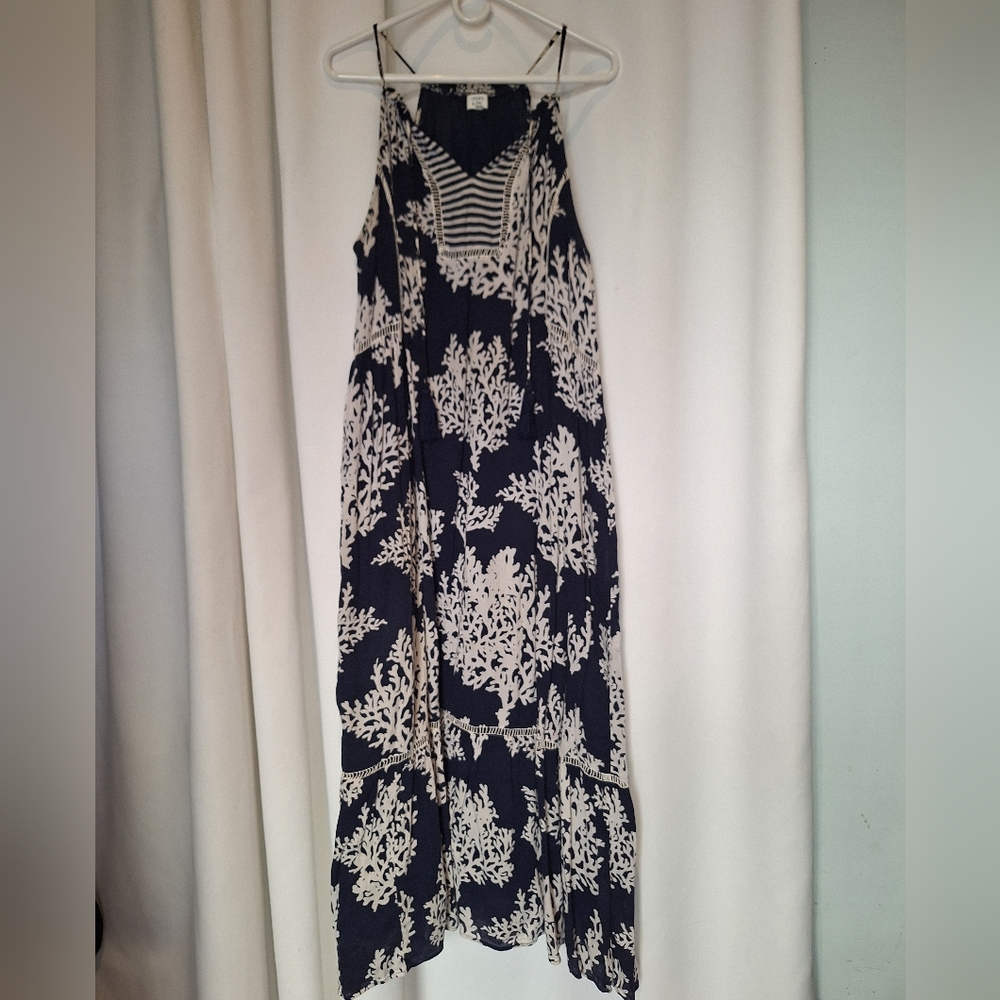 Crown And Ivy Blue With White Coral Design Maxi Dress Size M